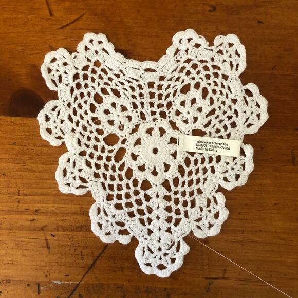 Set of 4 Westwater Enterprises Crochet Doily White Round Square Heart Shape - Picture 6 of 11